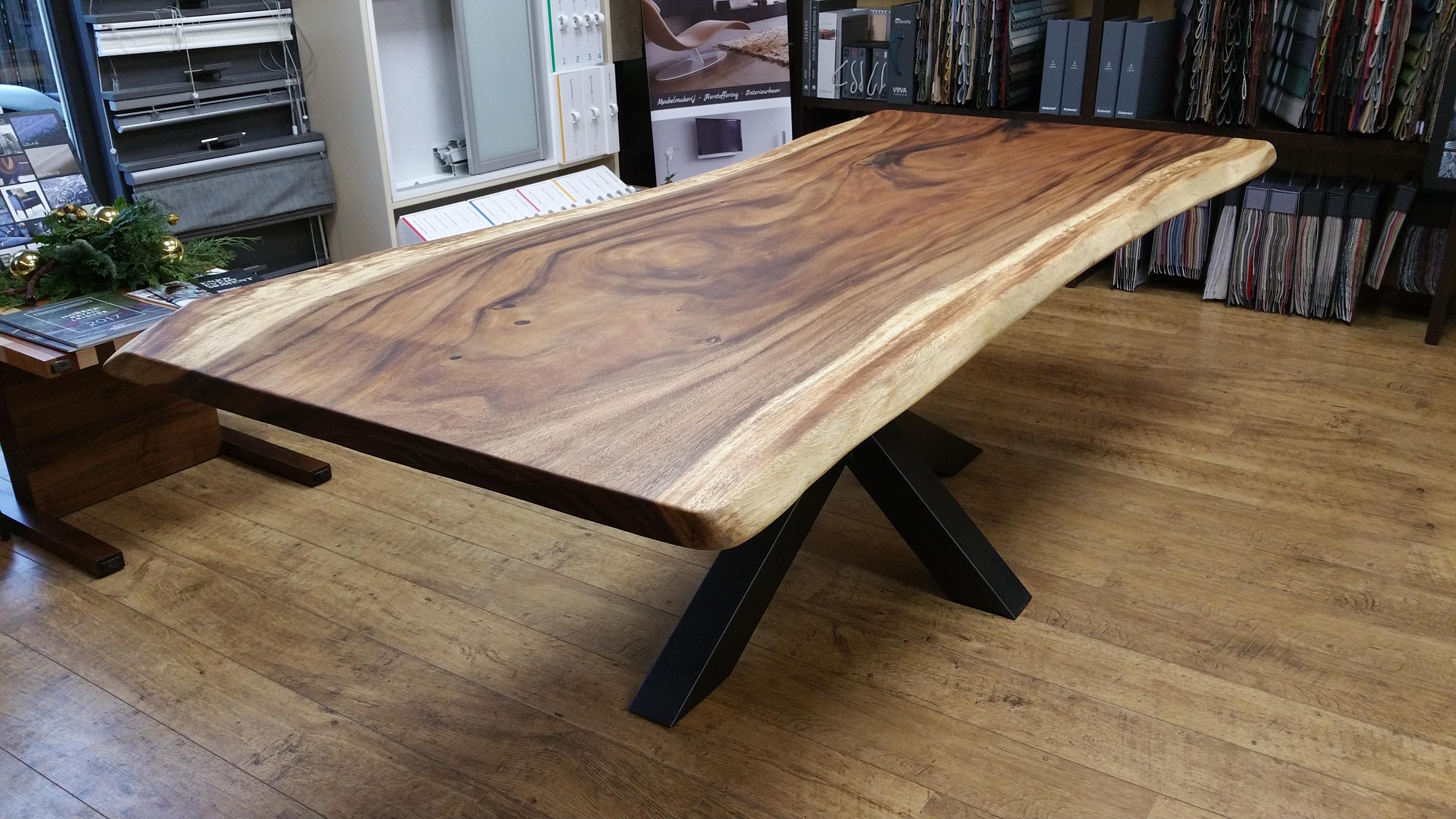 suar_tafel_op_maat.jpg