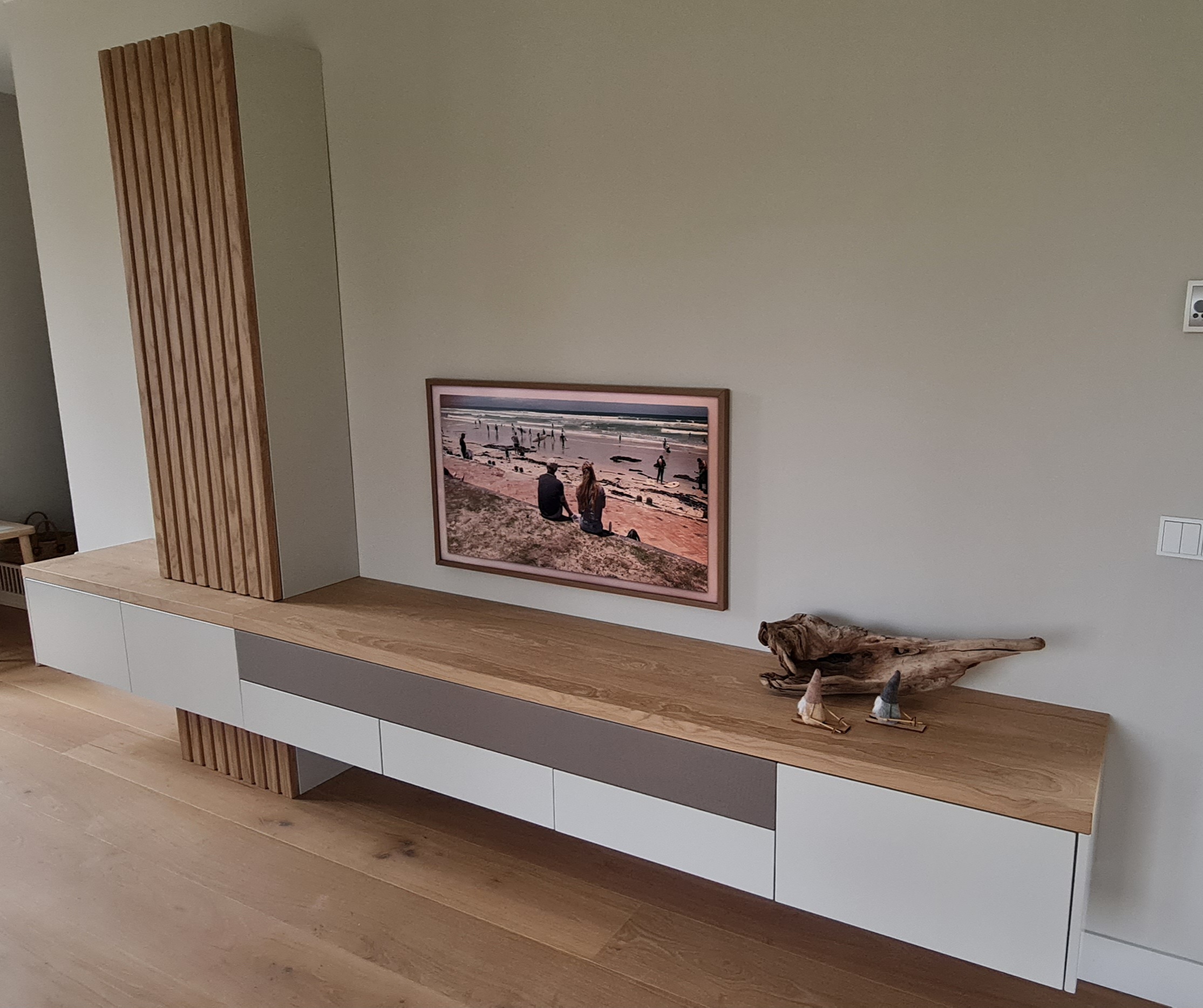 tv_meubel_eiken_met_ral_9010_1.jpg